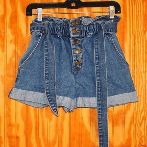 👖 Forever 21 High-Waisted Paperbag Denim Shorts M
